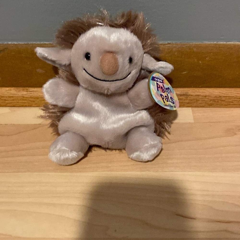 BRAND NEW PALM PALS! NWT! SMOKE FREE HOME.
